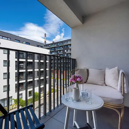 Nowoczesne Z Balkonem I Projektorem By Renters Apartman *