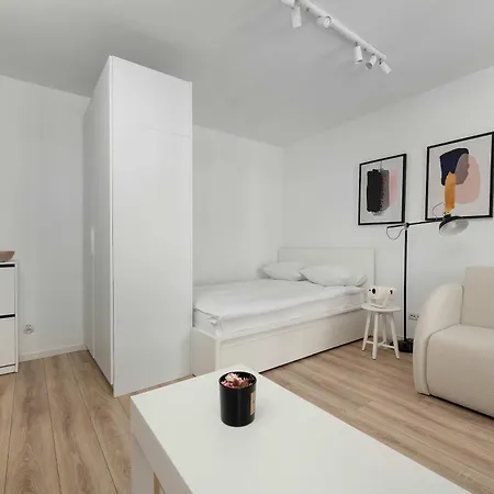 Nowoczesne Z Balkonem I Projektorem By Renters Διαμέρισμα Βρότσλαβ